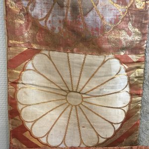 A large interesting Chinese dragon tapestry with gold wire, 18/19th C. — foto 18