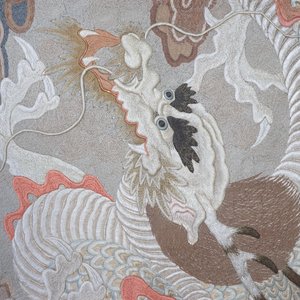 A large interesting Chinese dragon tapestry with gold wire, 18/19th C. — foto 2