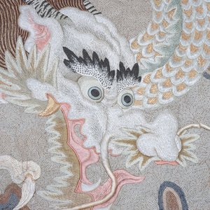 A large interesting Chinese dragon tapestry with gold wire, 18/19th C. — foto 4