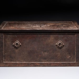 A large iron strongbox with three keys, France or Germany, 19th C. — photo 2