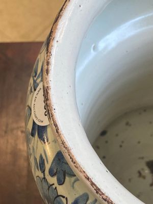 A large Italian blue, white and manganese albarello drug jar inscribed Charitas, probably Savona, dated 1767 — 照片 6