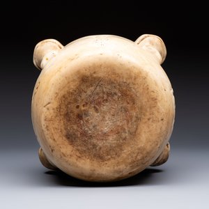 A large Italian carved marble 'Memento Mori' apothecary mortar, 17th C. — 照片 7
