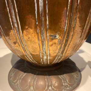 A large Italian copper ewer and cover, 17th C. — photo 13