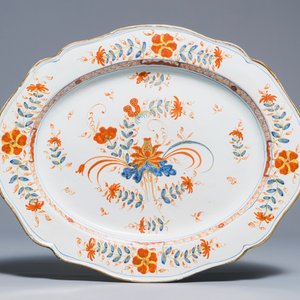 A large Italian faience Imari-style dish, Faenza, Ferniani workshop, 18th C. — 照片 1