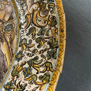 A large Italian maiolica armorial charger, Francesco Grue workshop, Castelli, 17th C. — photo 10