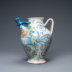 A large Italian maiolica armorial wet drug jar, Deruta, dated 1569 — 照片 2