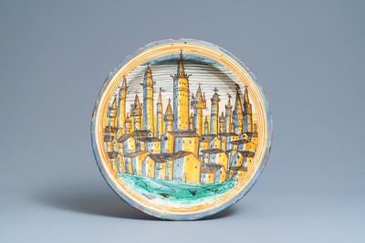 A large Italian maiolica dish with a view on San Gimignano, Deruta, 16/17th C.