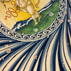 A large Italian maiolica footed bowl with Amor, Montelupo or Caffagiolo, 1st half 16th C. — photo 11