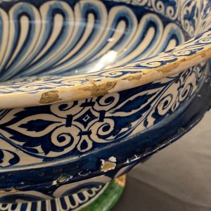 A large Italian maiolica footed bowl with Amor, Montelupo or Caffagiolo, 1st half 16th C. — photo 13