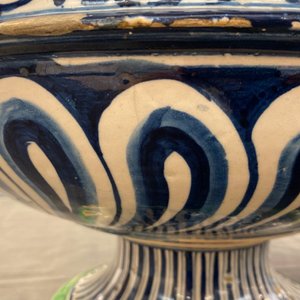 A large Italian maiolica footed bowl with Amor, Montelupo or Caffagiolo, 1st half 16th C. — photo 24