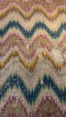 A large Italian woollen embroidered 'Bargello' or flame stitch wall hanging, 18th C. — foto 13