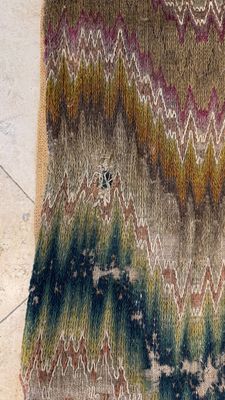 A large Italian woollen embroidered 'Bargello' or flame stitch wall hanging, 18th C. — foto 19