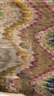 A large Italian woollen embroidered 'Bargello' or flame stitch wall hanging, 18th C. — foto 10
