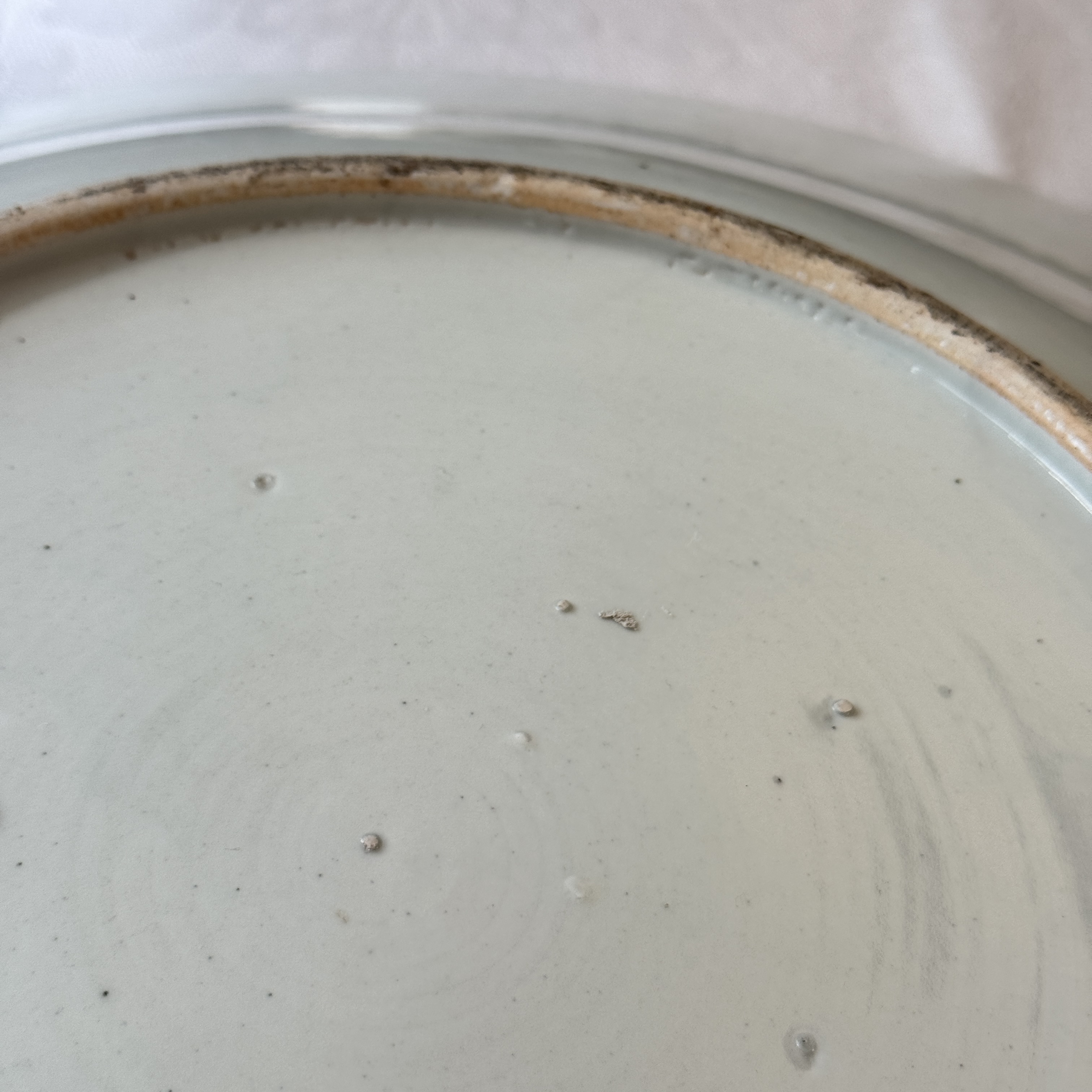 A large Japanese Arita blue and white 'Deer' charger in Kraak-style — photo 12