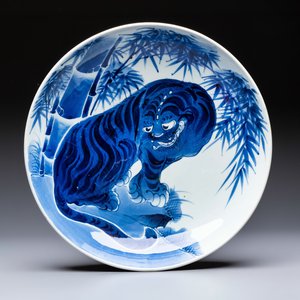 A large Japanese Arita blue and white 'Tiger' dish — photo 1