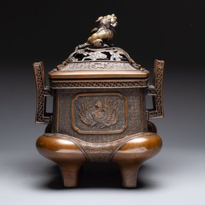 A large Japanese bronze censer and cover by Murata Seimin (1761-1837), Edo, early 19th C. — photo 3