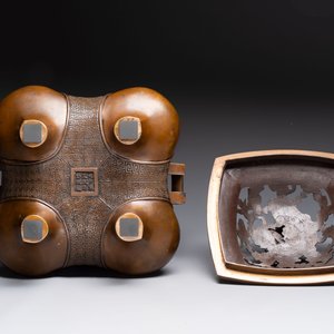 A large Japanese bronze censer and cover by Murata Seimin (1761-1837), Edo, early 19th C. — photo 6