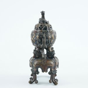 A large Japanese bronze censer on stand, Meiji, 19th C. — photo 2