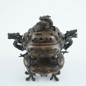 A large Japanese bronze censer on stand, Meiji, 19th C. — photo 5