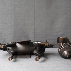 A large Japanese bronze group of a sage on horseback, Meiji, 19th C. — photo 12