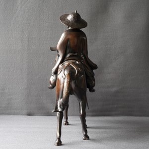 A large Japanese bronze group of a sage on horseback, Meiji, 19th C. — photo 10