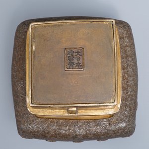 A large Japanese bronze incense burner on stand, Edo or Meiji, 19th C. — photo 10