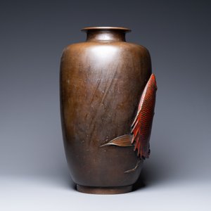 A large Japanese bronze 'koi' vase, Meiji, 19th C. — 照片 2