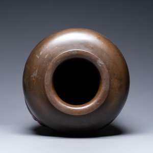 A large Japanese bronze 'koi' vase, Meiji, 19th C. — 照片 5