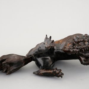 A large Japanese bronze model of a shishi, 18th C. — 照片 1
