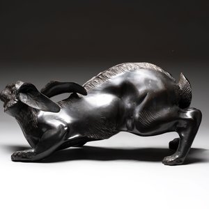 A large Japanese bronze sculpture of a reclining hare, 20th C. — photo 3