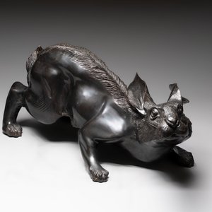 A large Japanese bronze sculpture of a reclining hare, 20th C. — photo 5