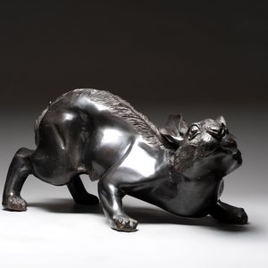 A large Japanese bronze sculpture of a reclining hare, 20th C. — photo 6
