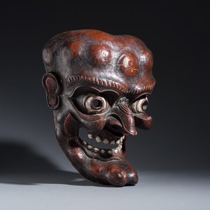 A large Japanese carved lacquered wooden mask — foto 1