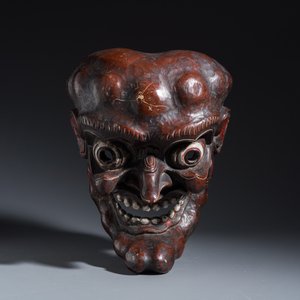 A large Japanese carved lacquered wooden mask — foto 2