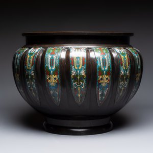 A large Japanese champlevé enamel bronze jardinière, Meiji, 19th C. — photo 4