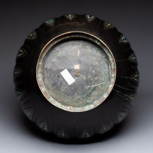 A large Japanese champlevé enamel bronze jardinière, Meiji, 19th C. — photo 6