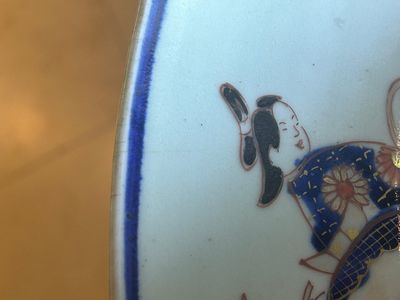 A large Japanese Imari dish, Edo, 18th C. — photo 1