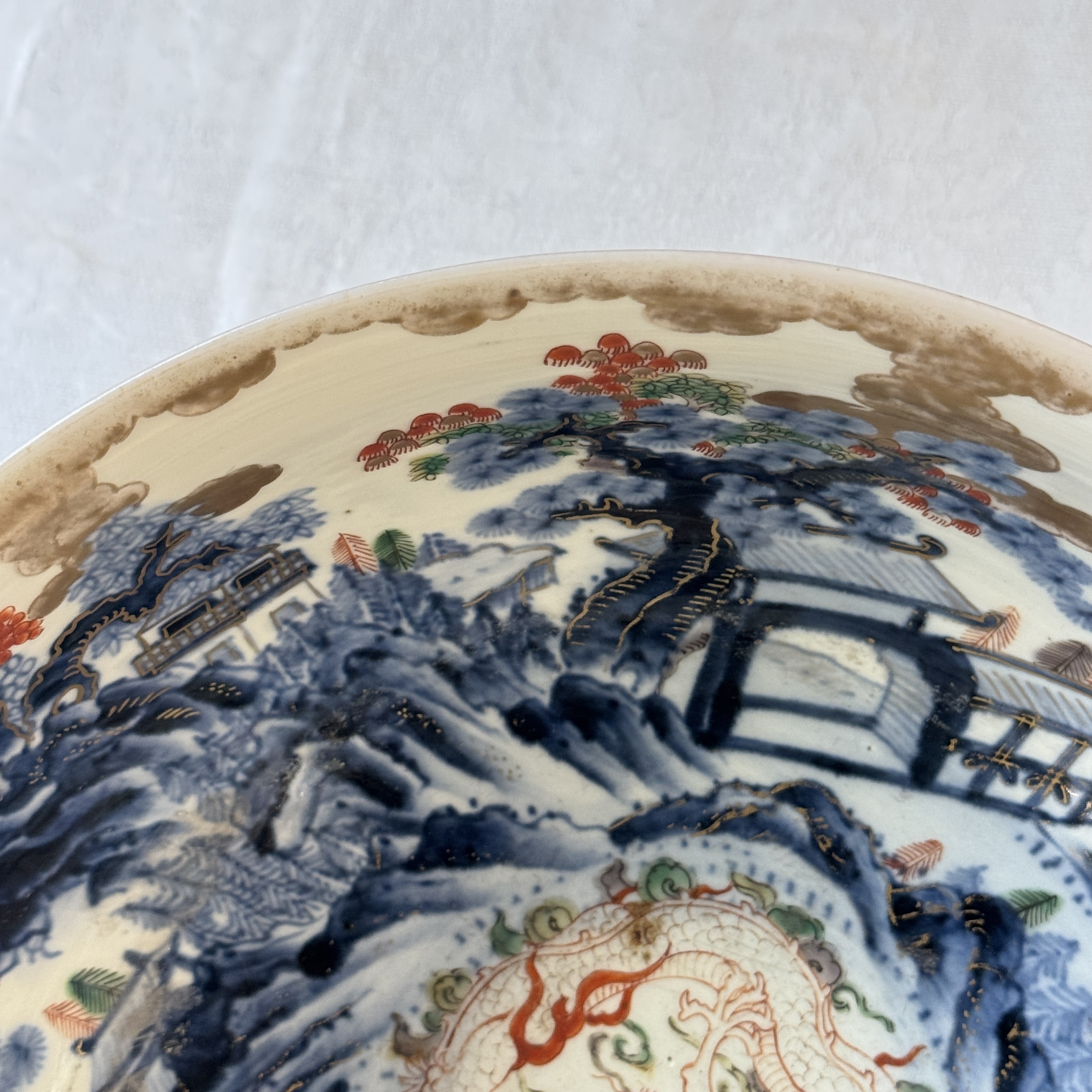 A large Japanese Imari 'Landscape' bowl — foto 4