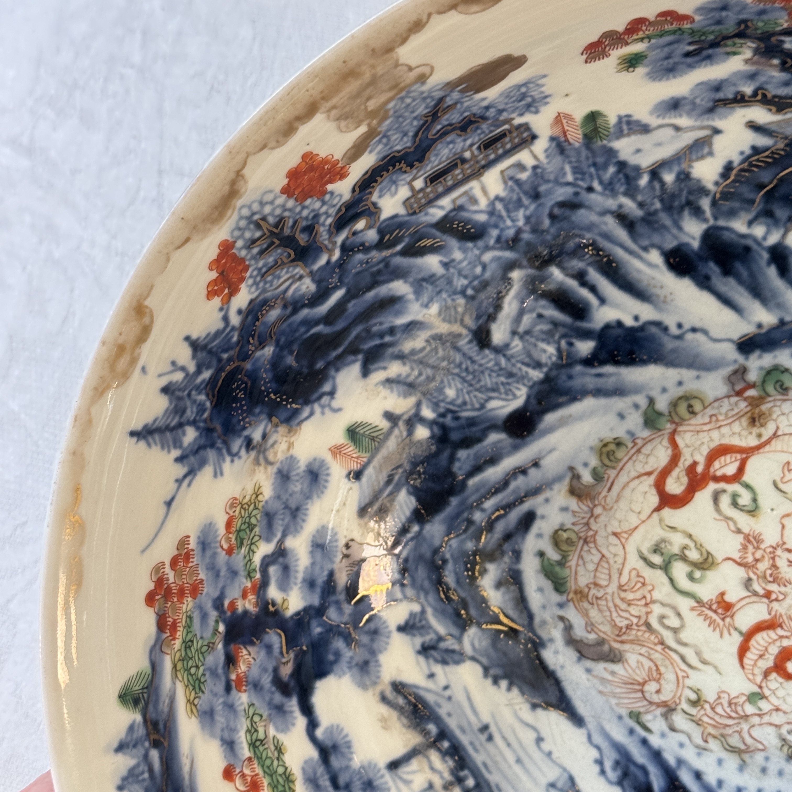 A large Japanese Imari 'Landscape' bowl — foto 3