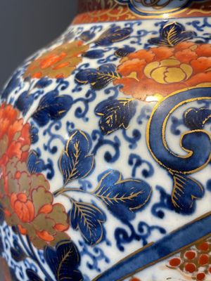 A large Japanese Imari 'shishi lion' vase, Meiji, 19th C. — foto 12