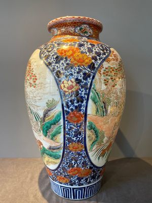 A large Japanese Imari 'shishi lion' vase, Meiji, 19th C. — foto 14