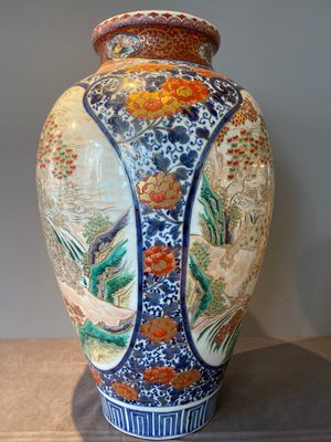 A large Japanese Imari 'shishi lion' vase, Meiji, 19th C. — foto 6