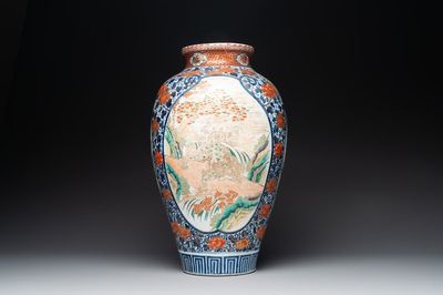 A large Japanese Imari 'shishi lion' vase, Meiji, 19th C.