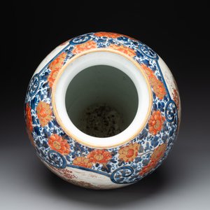 A large Japanese Imari 'shishi lion' vase, Meiji, 19th C. — foto 3