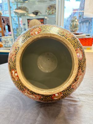 A large Japanese Imari vase and cover, Meiji, 19th C. — foto 6