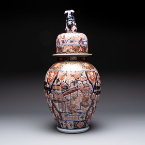 A large Japanese Imari vase and cover, Meiji, 19th C. — foto 2