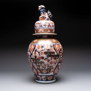 A large Japanese Imari vase and cover, Meiji, 19th C. — photo 3