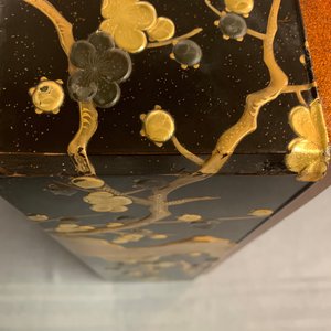 A large Japanese lacquer 'suzuribako' with prunus design, Edo or Meiji, 18/19th C. — 照片 10