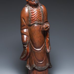 A large Japanese lacquered wooden figure of Daruma, Meiji, 19th C. — foto 2
