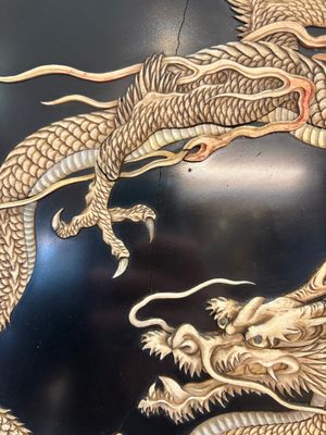 A large Japanese mother-of-pearl and bone-inlaid lacquer 'dragon' dish, Meiji, 19th C. — photo 11